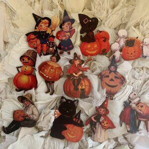 COPY - HALLOWEEN MINI WOOD ORNAMENTS*VINTAGE STYLING*SET AA